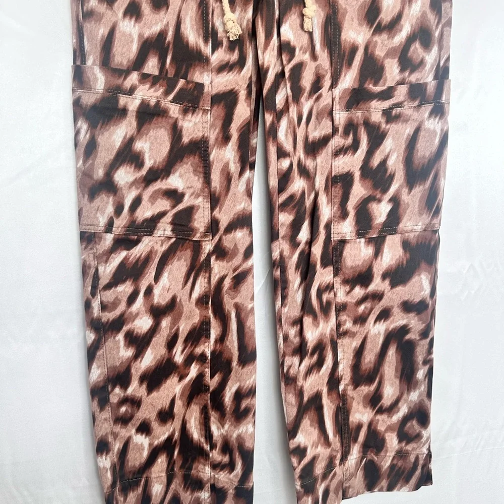 NWT Democracy “Ab”‎ Technology Skyrise Cargo Pants Leopard Print Size 6 - Picture 4 of 13